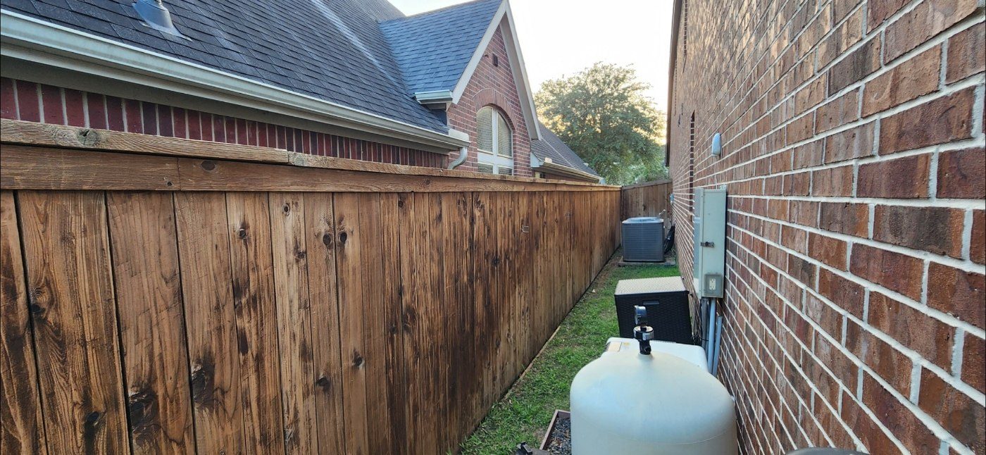 Wood fence washed and cleaned in Houston